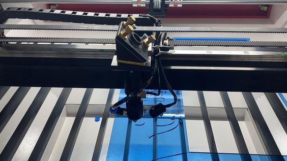 Laser co2 untuk laser akrilik